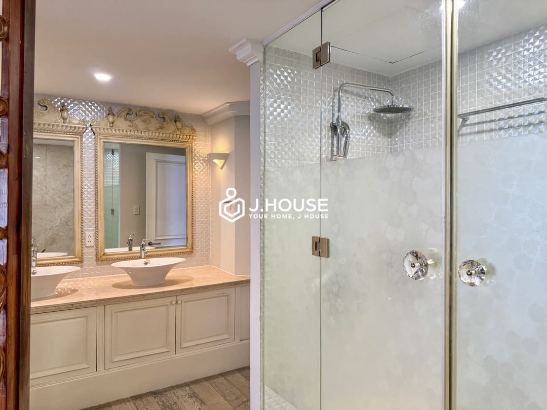 Penthouse BMC Tower for rent in District 1, HCM- 2 br apartment