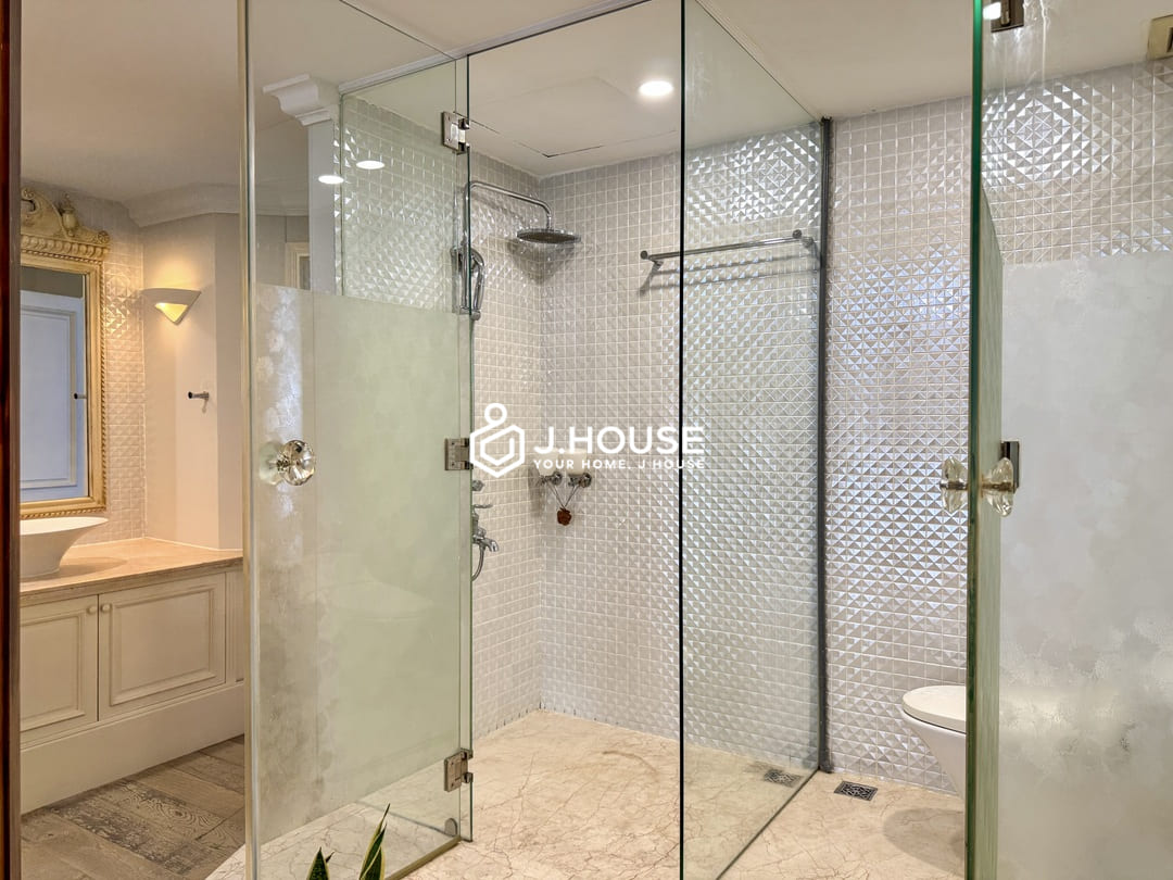 Penthouse BMC Tower for rent in District 1, HCM- 2 br apartment