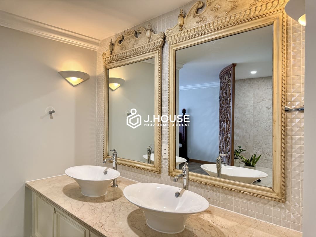 Penthouse BMC Tower for rent in District 1, HCM- 2 br apartment