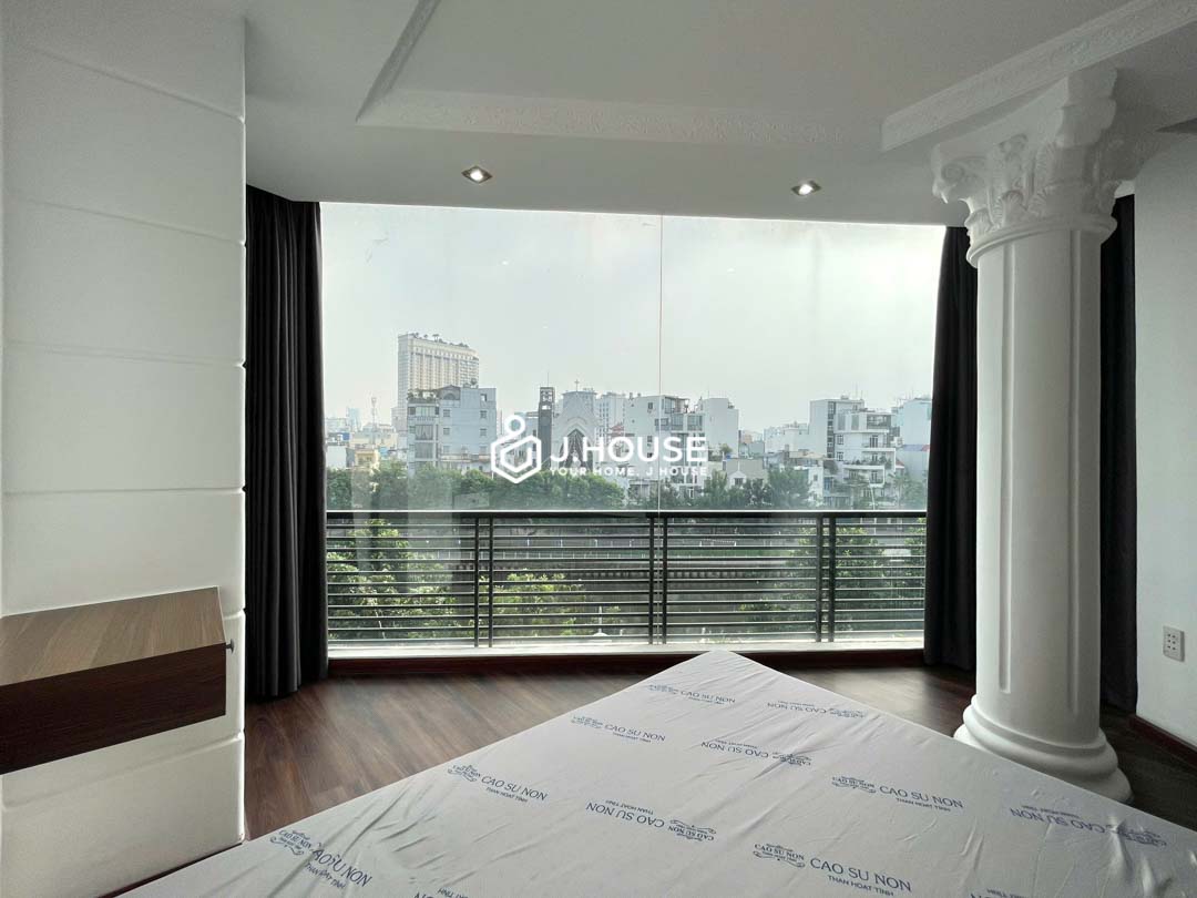 Phu Nhuan Studio for Rent with Canal View & Private Laundry - DQ Home-2