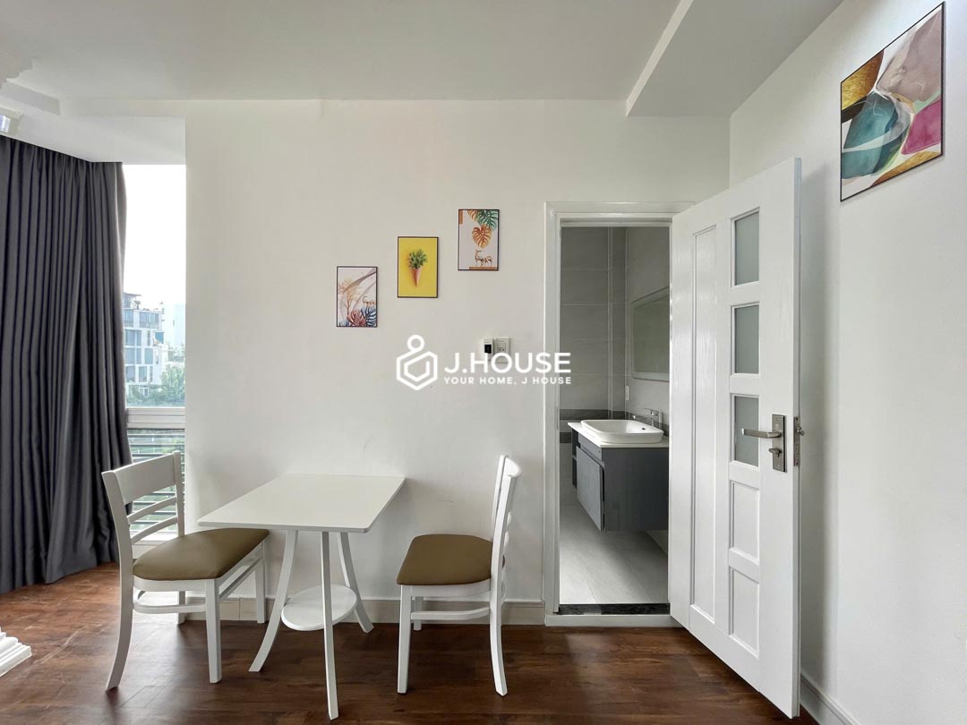 Phu Nhuan Studio for Rent with Canal View & Private Laundry - DQ Home-5