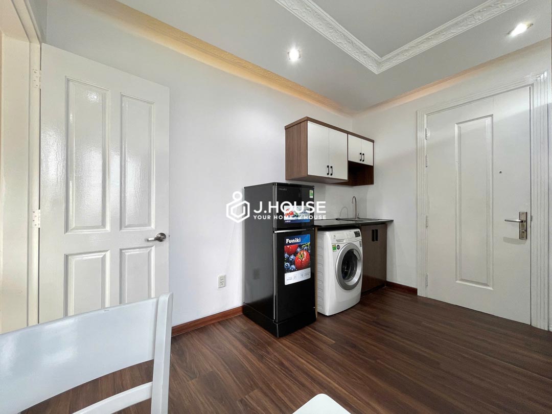 Phu Nhuan Studio for Rent with Canal View & Private Laundry - DQ Home-8