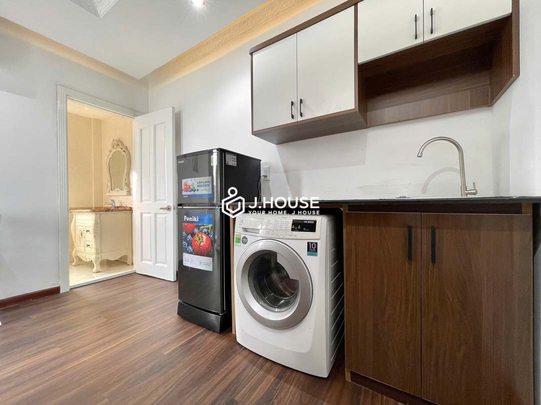 Phu Nhuan Studio for Rent with Canal View & Private Laundry - DQ Home-9