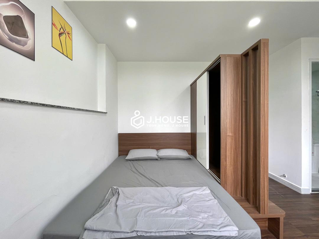 Phu Nhuan Studio for Rent with Private Washer - DQ Home-1