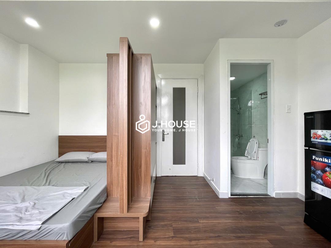 Phu Nhuan Studio for Rent with Private Washer - DQ Home-5