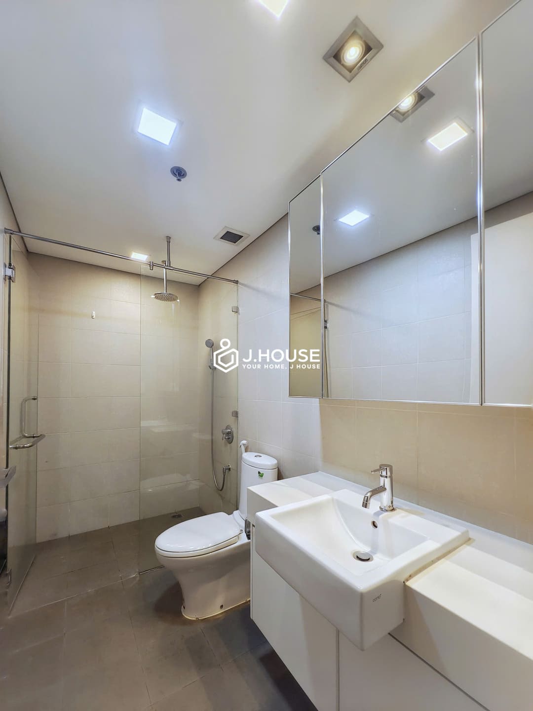 Rent 2br apartment at City Garden Binh Thanh Apartment, HCMC - high floor, nice view, spacious