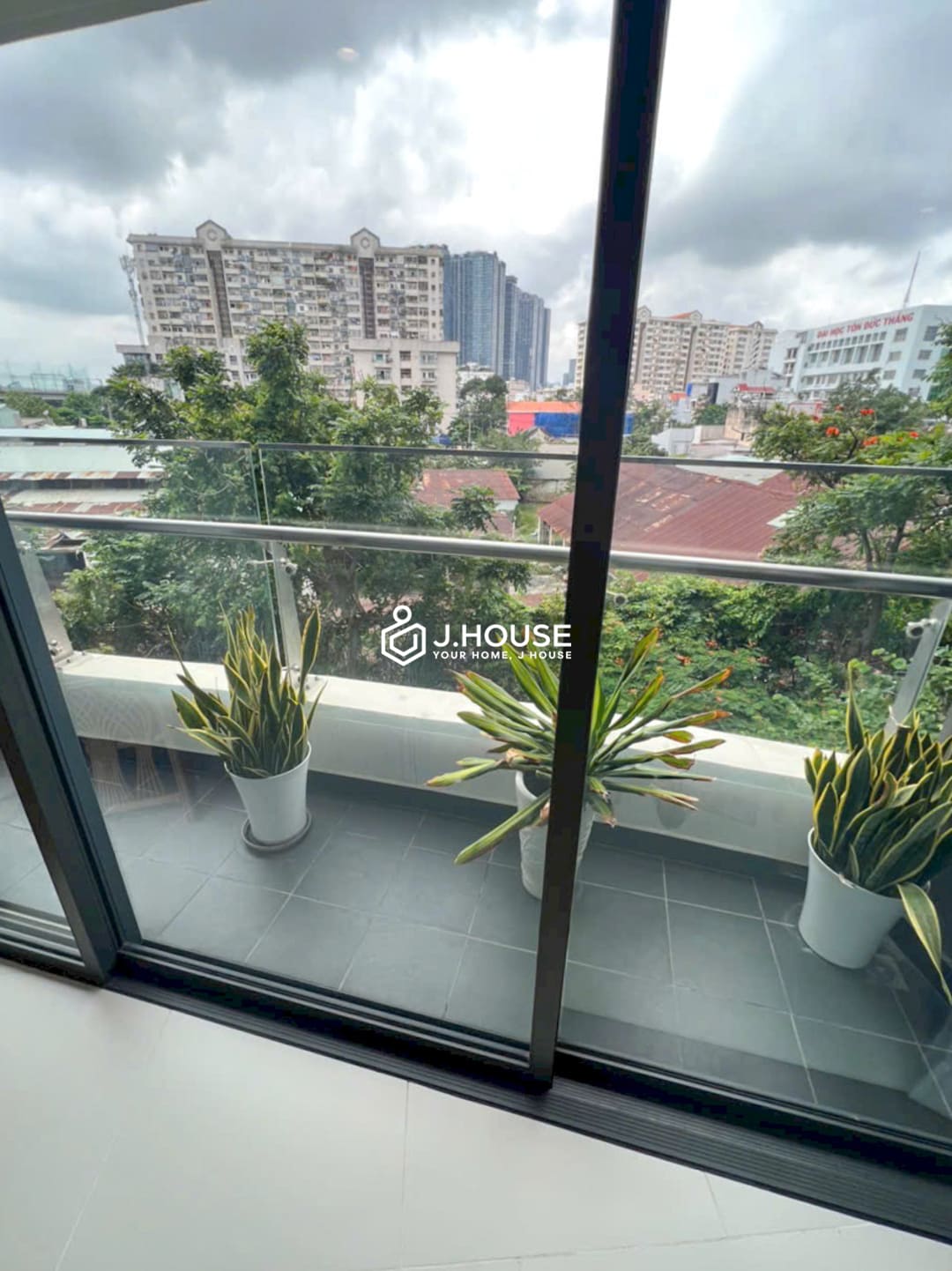 Spacious 1-br apartment for rent at City Garden Binh Thanh, HCMC