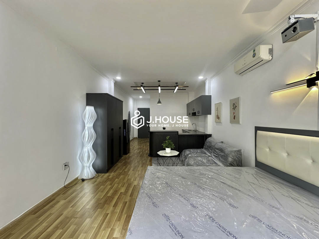 Spacious Studio with Balcony Apartment for Rent in District 3 - ACE-4