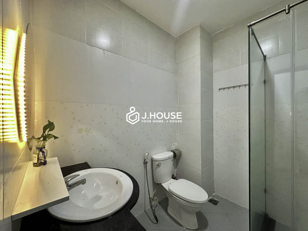 Spacious Studio with Balcony Apartment for Rent in District 3 - ACE-9