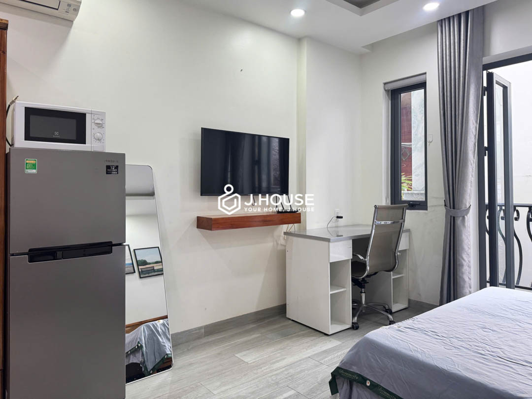 Studio Apartment with Balcony for Rent in District 1 - THD Apartment-1 (2)