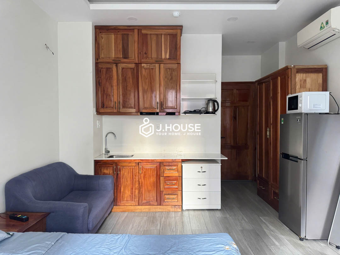 Studio Apartment with Balcony for Rent in District 1 - THD Apartment-3