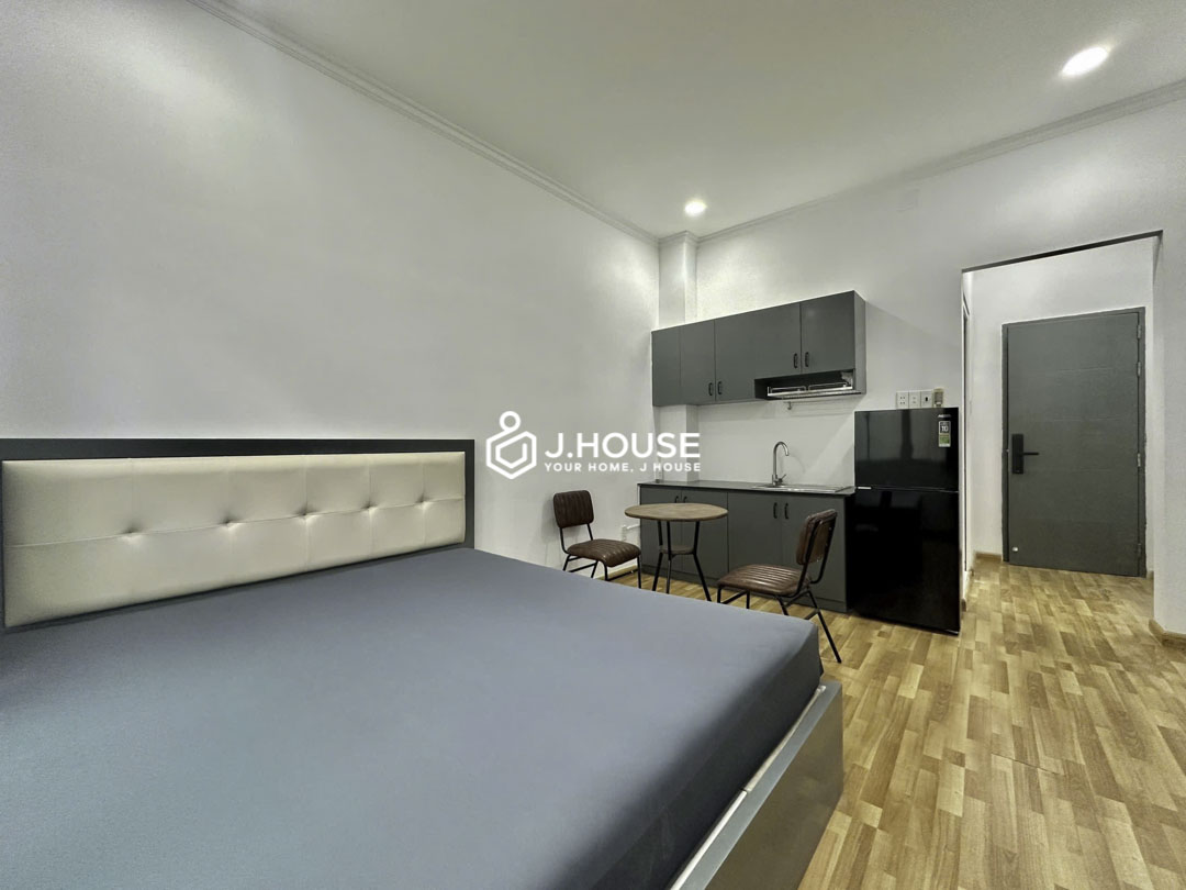 Studio Apartment with Window for Rent in District 3 - ACE-0