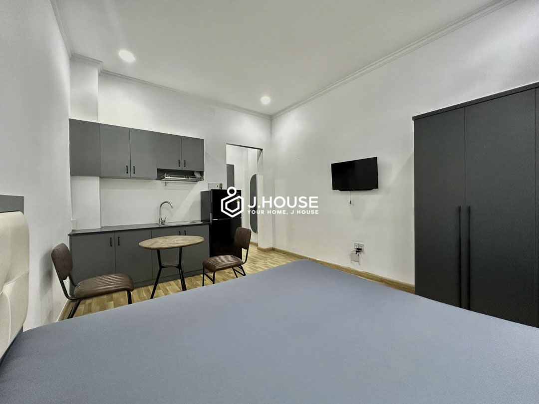 Studio Apartment with Window for Rent in District 3 - ACE-1