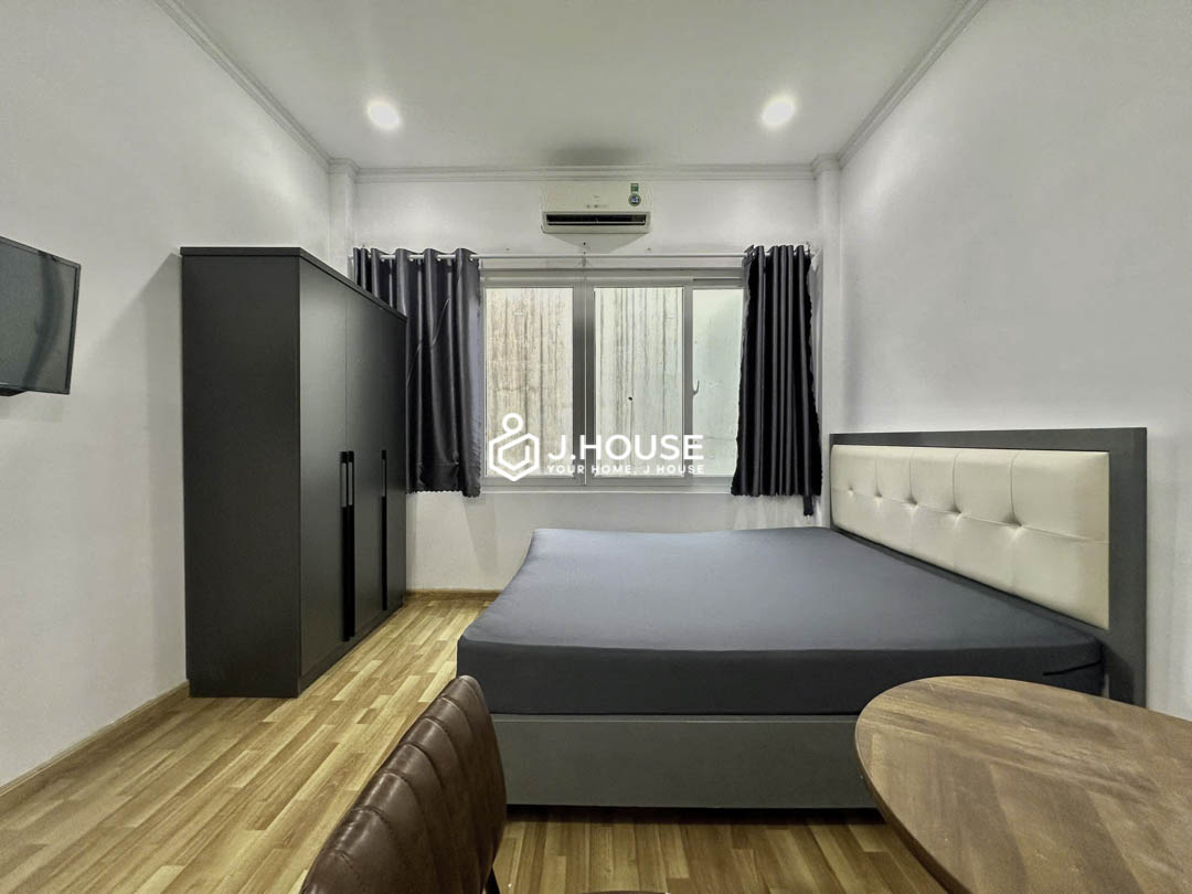 Studio Apartment with Window for Rent in District 3 - ACE