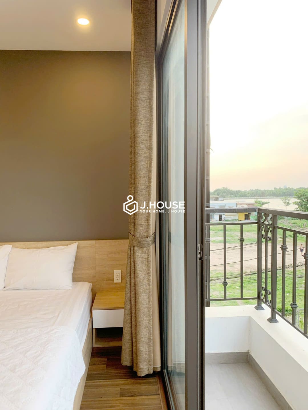 Studio apartment for rent in District 2- Hong Linh Apartment