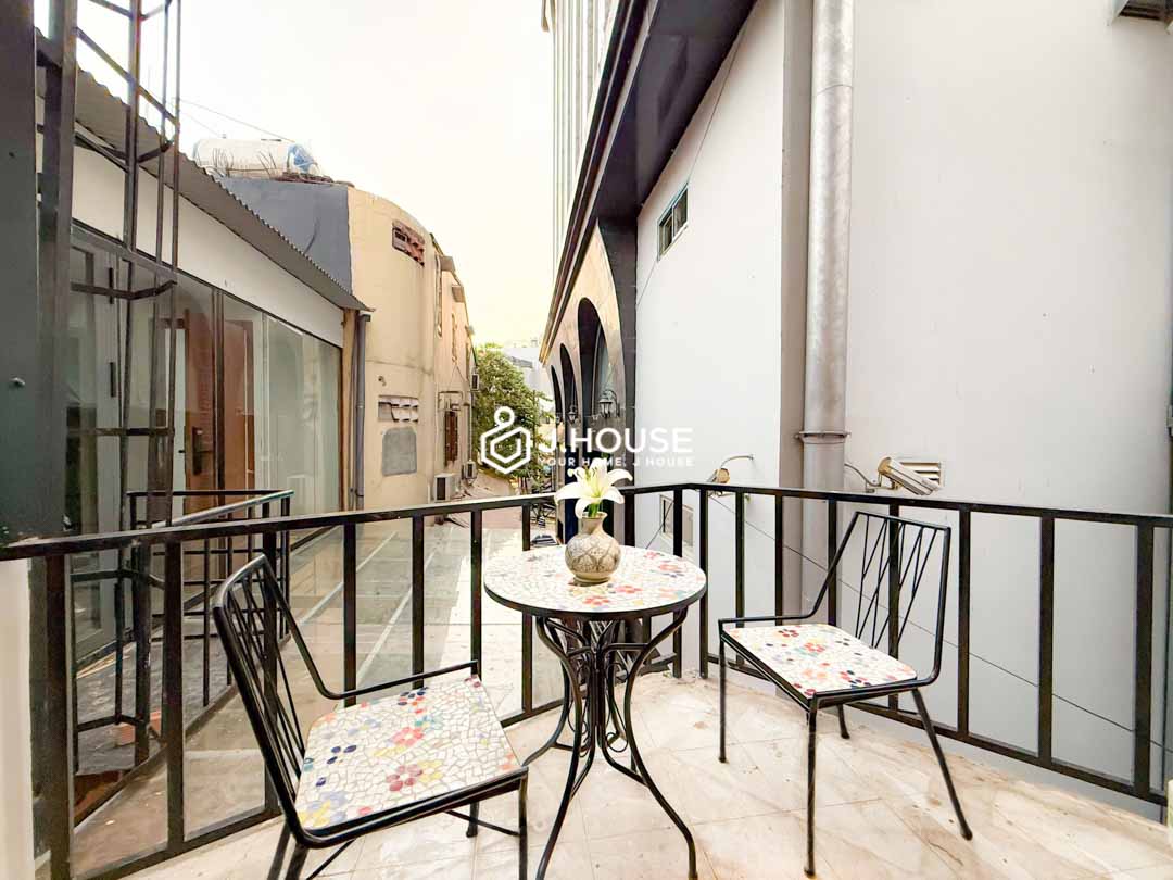 Studio for Rent with Balcony, Private Washing Machine D1 - QK-1