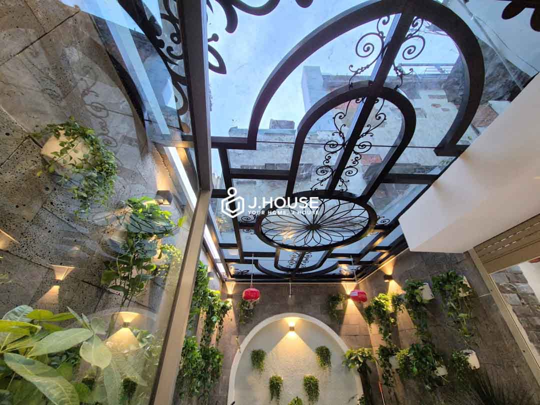 Studio in District 1 with private washer-3