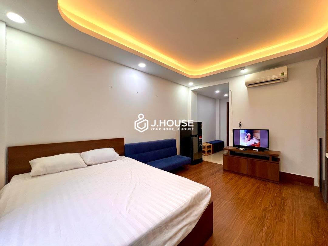 Studio in District 3 for Rent with Large Window near Tan Dinh Market-0