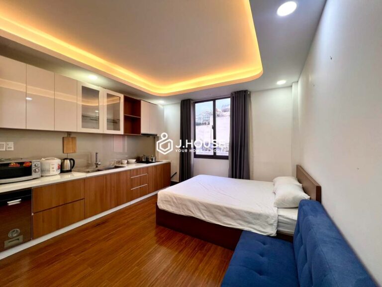 Studio in District 3 for Rent with Large Window near Tan Dinh Market