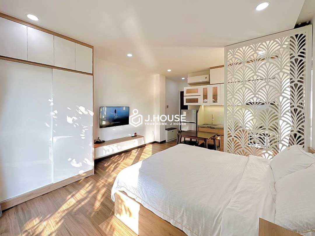 Sun-Drenched Studio Apartment for Rent in Phu Nhuan - Riverside House-3