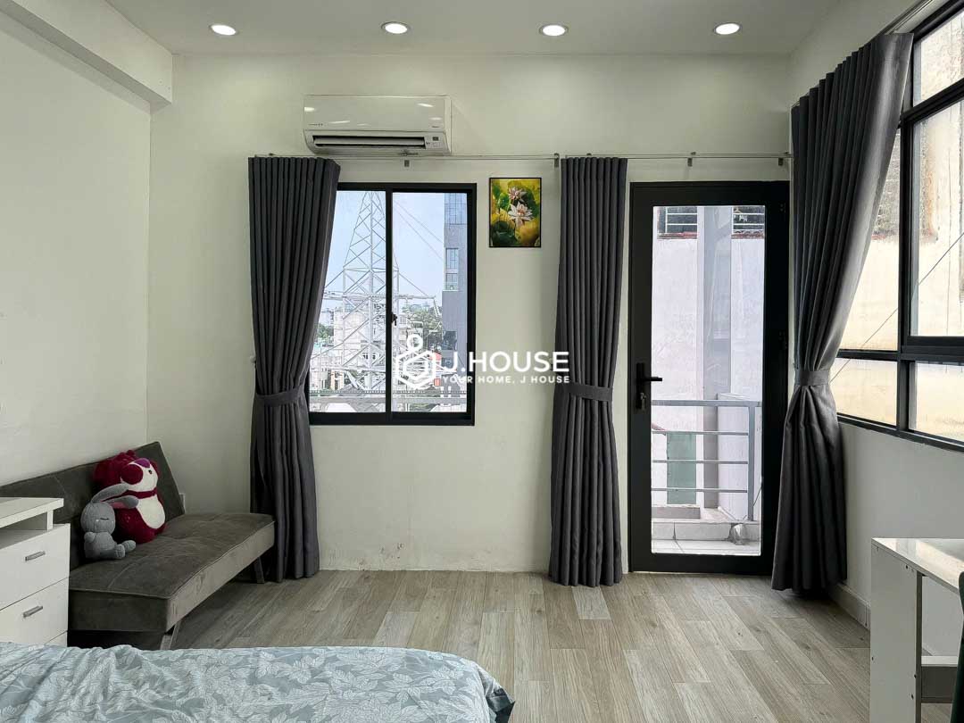 1-bedroom-apartment-with-balcony-ds-house-district-1-b5-1