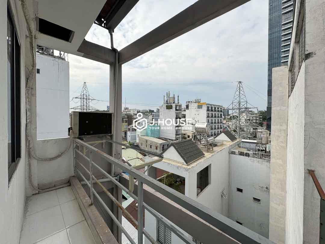 1-bedroom-apartment-with-balcony-ds-house-district-1-b5-7