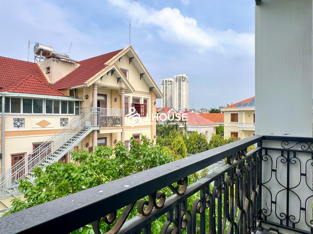 2 bedroom apartment for rent with pool in District 2, HCMC