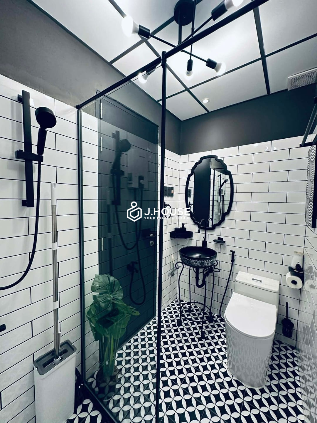 3 BR apartment for rent at Nguyen Ngoc Phuong Apartment, Binh Thanh District_1_11zon