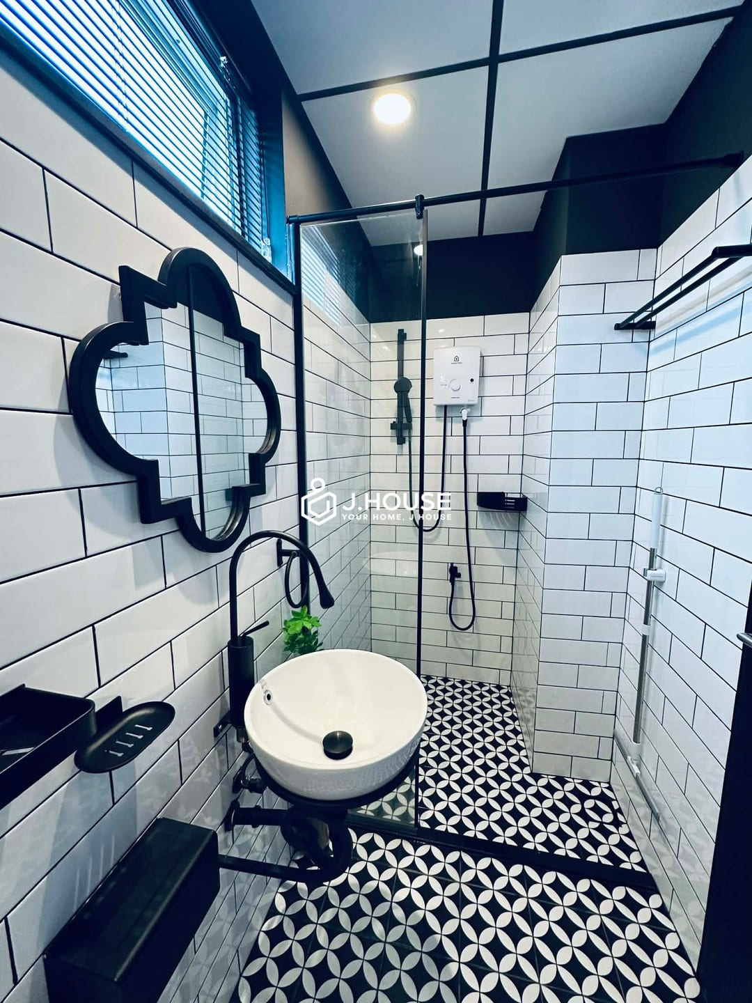 3 BR apartment for rent at Nguyen Ngoc Phuong Apartment, Binh Thanh District_1_11zon