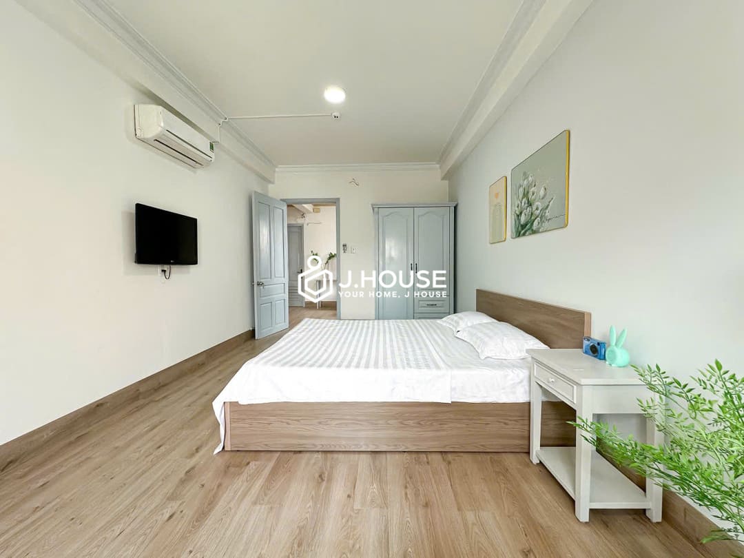 Bright 2br apartment for rent in District 1, HCMC