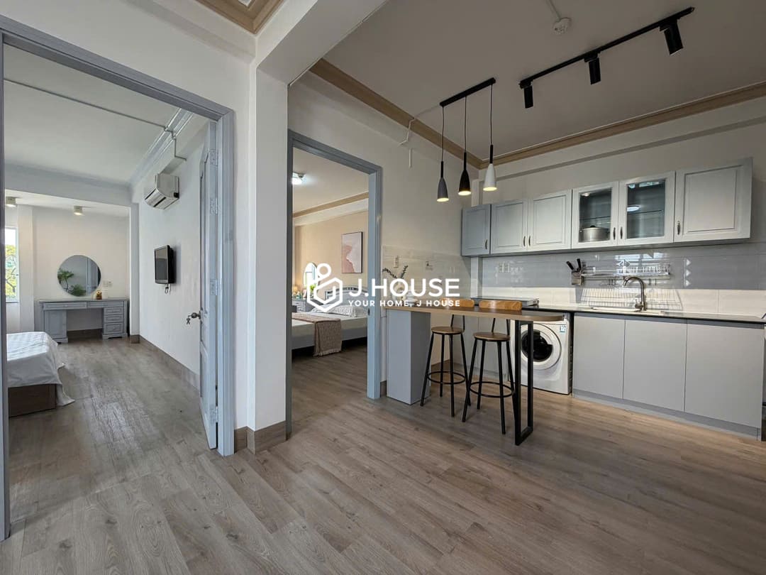 Bright 2br apartment for rent in District 1, HCMC