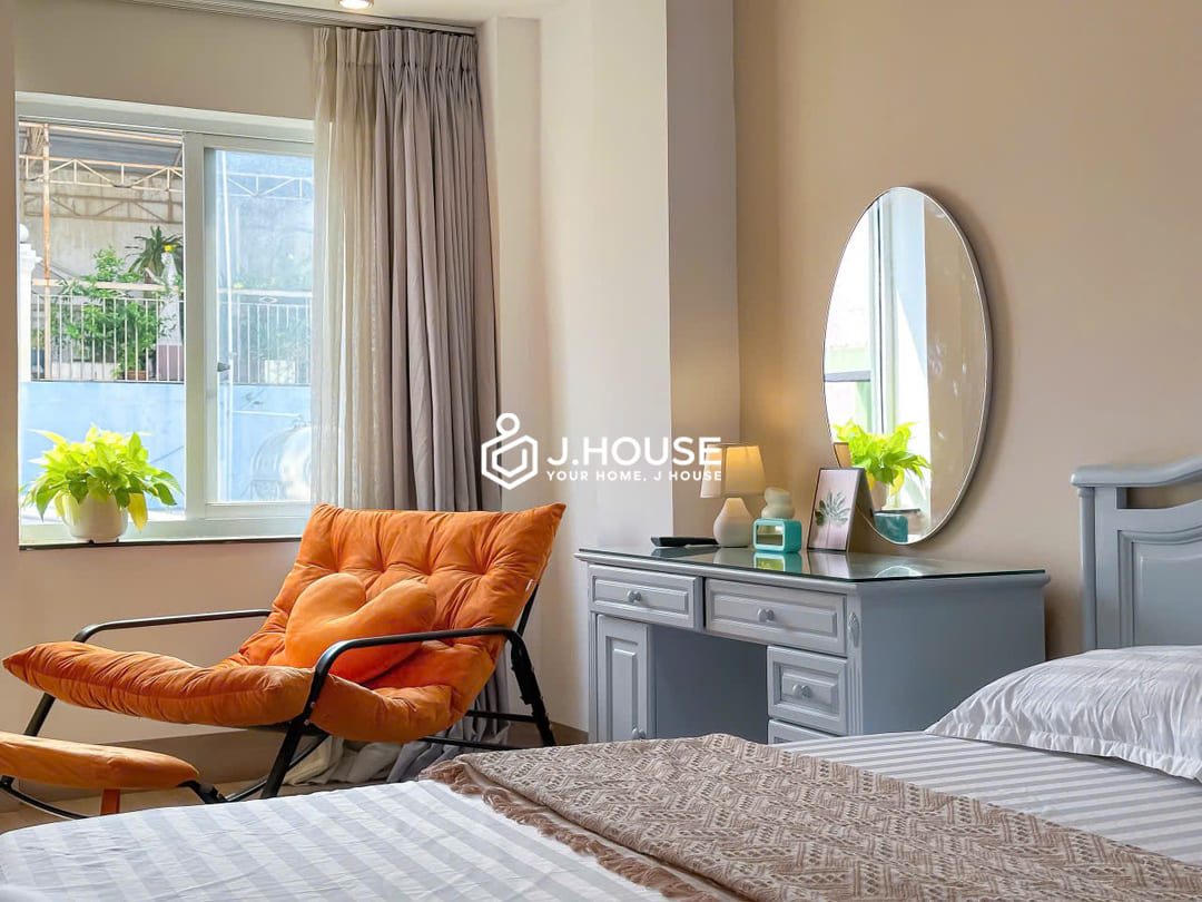Bright 2br apartment for rent in District 1, HCMC