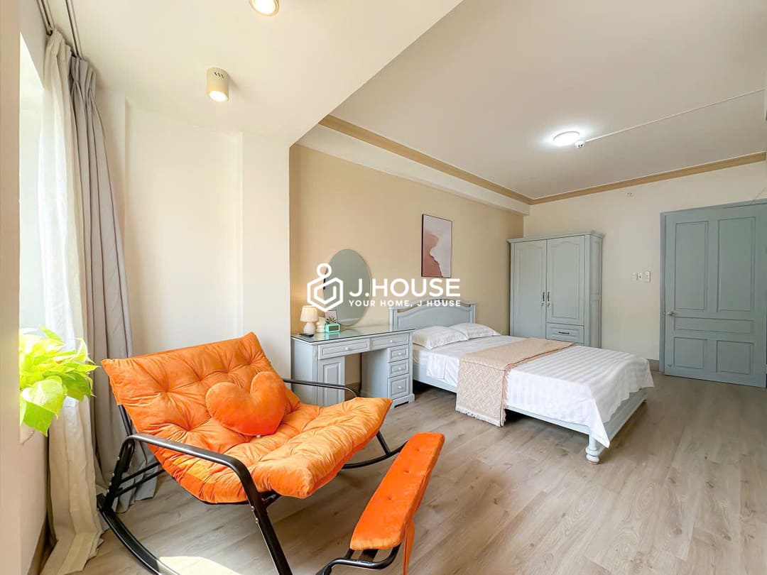 Bright 2br apartment for rent in District 1, HCMC