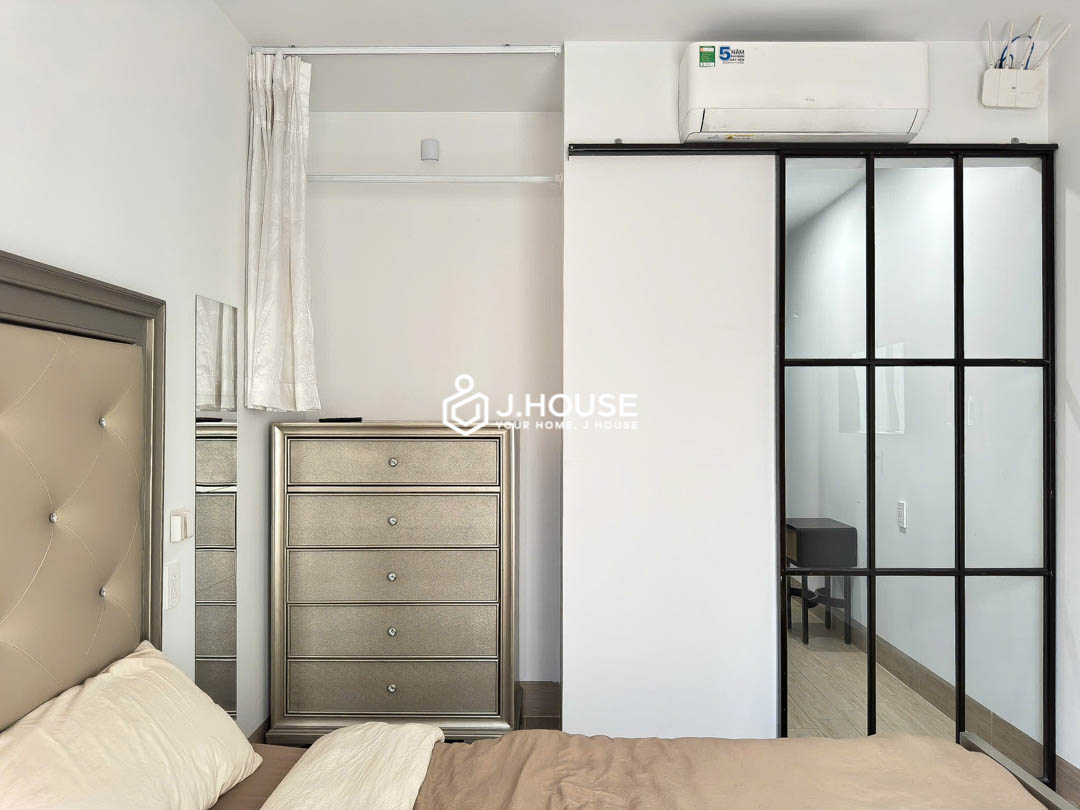 Bright Studio Apartment for Rent in District 3 - Turtle Apartment-6