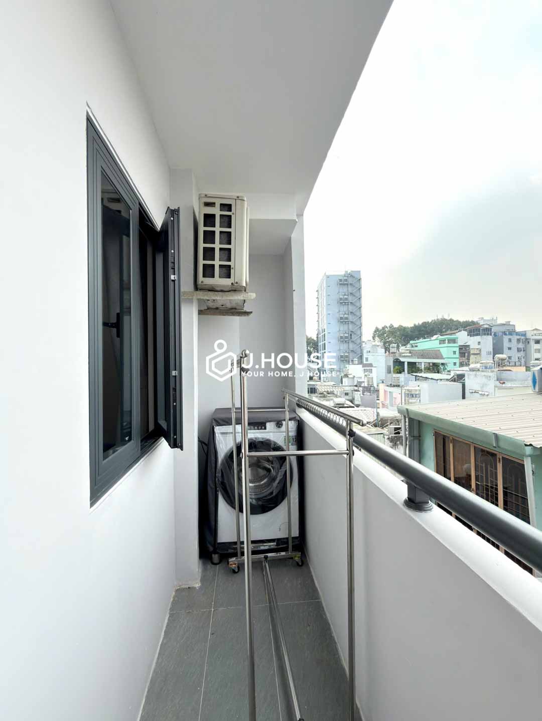 Modern 1-BR Apartment in District 1 with Balcony, Laundry - Joo House-12