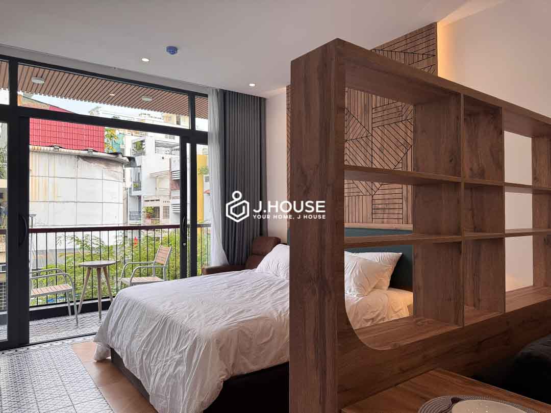 bright-studio-serviced-apartment-for-rent-district-1-maison-huong-2a-12