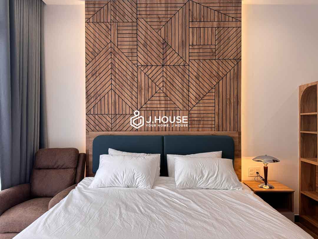 bright-studio-serviced-apartment-for-rent-district-1-maison-huong-2a-6