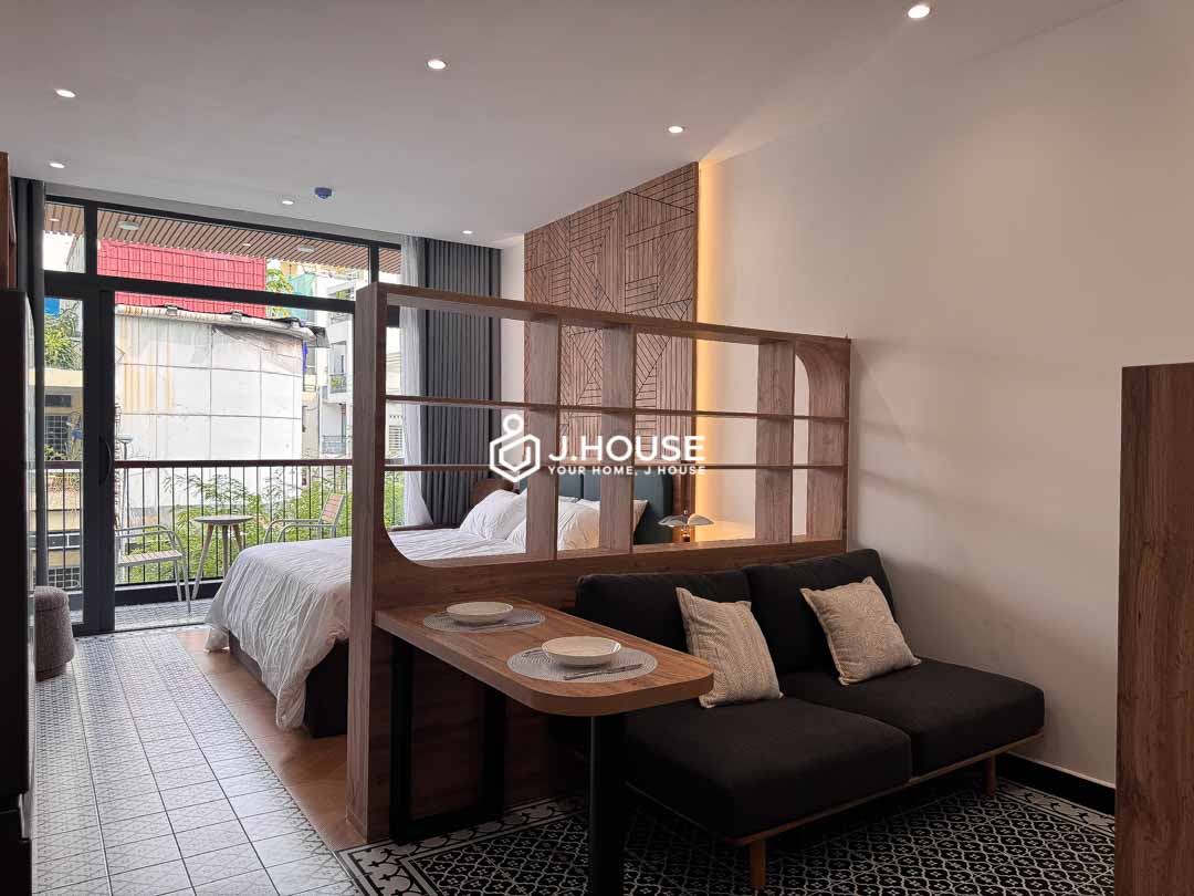 bright-studio-serviced-apartment-for-rent-district-1-maison-huong-2a