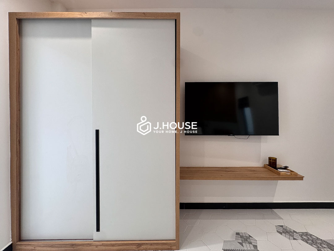 cozy-studio-apartment-for-rent-district-1-maison-huong-3b-2