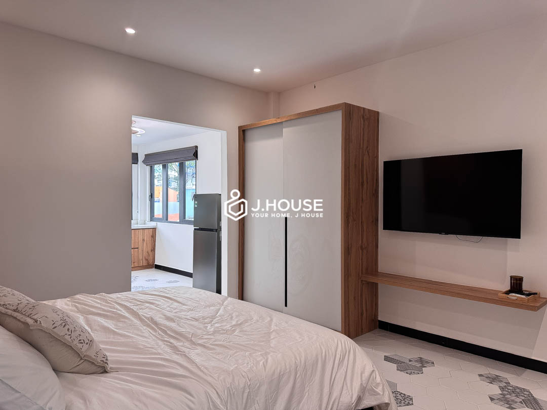cozy-studio-apartment-for-rent-district-1-maison-huong-3b-5