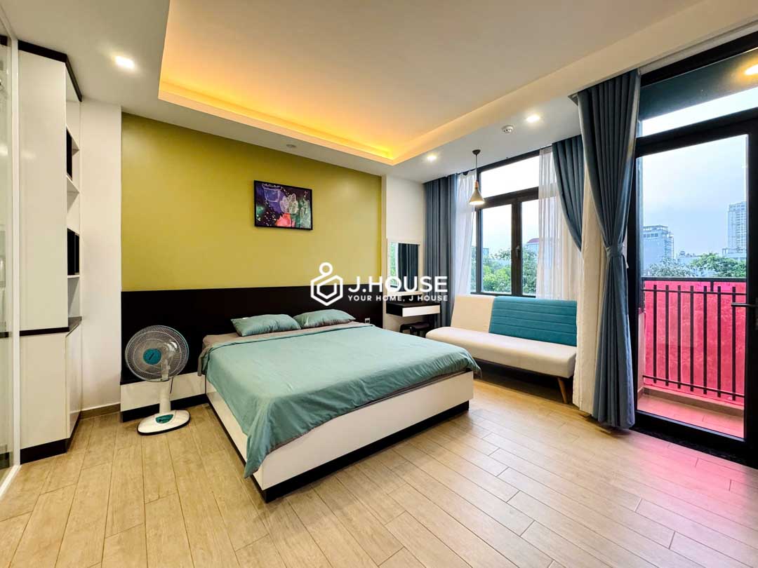 modern-1-bedroom-with-balcony-in-thao-dien-mz-apartment-401-5