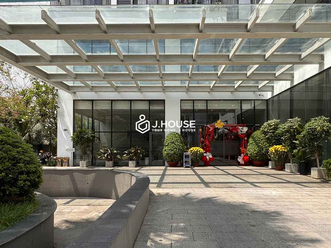 phuong-nam-service-apartment-in-tan-binh-district-jhouse-1