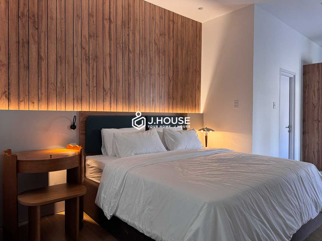 serviced-apartment-for-rent-district-1-maison-huong-studio-1b-2