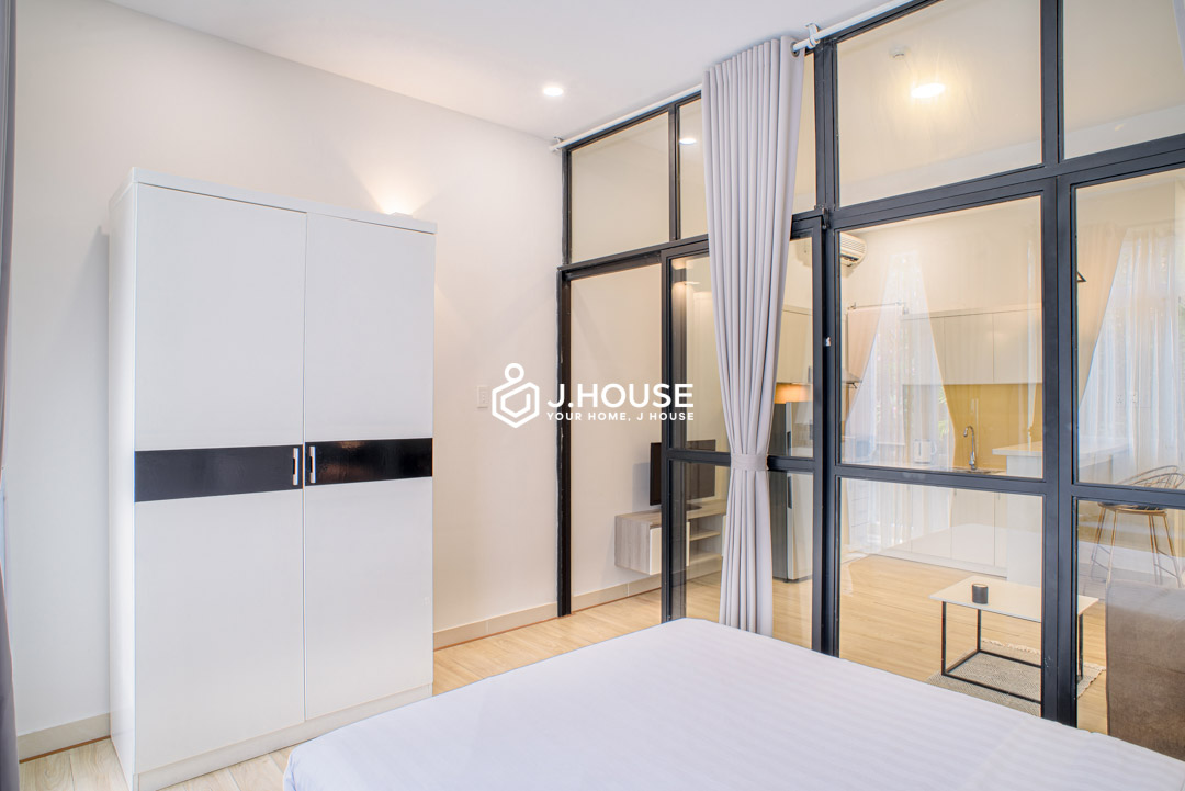 spring-garden-district-1-serviced-apartment-1br-for-rent-balcony-b2-10