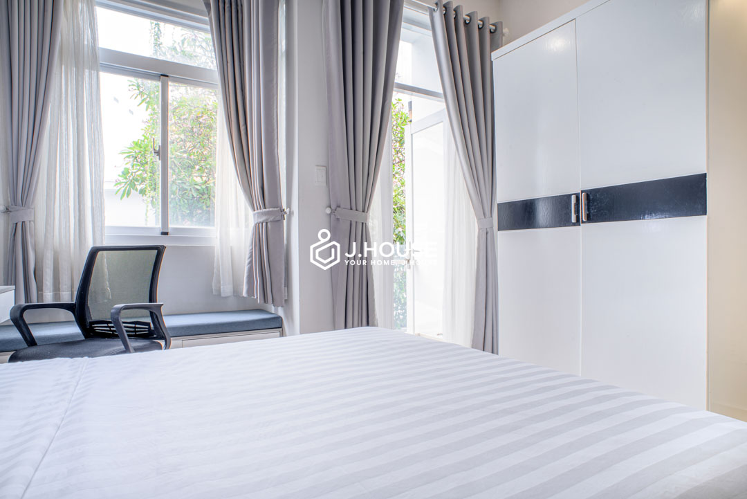 spring-garden-district-1-serviced-apartment-1br-for-rent-balcony-b2-12