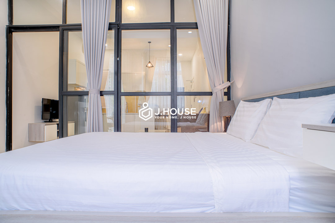 spring-garden-district-1-serviced-apartment-1br-for-rent-balcony-b2-9