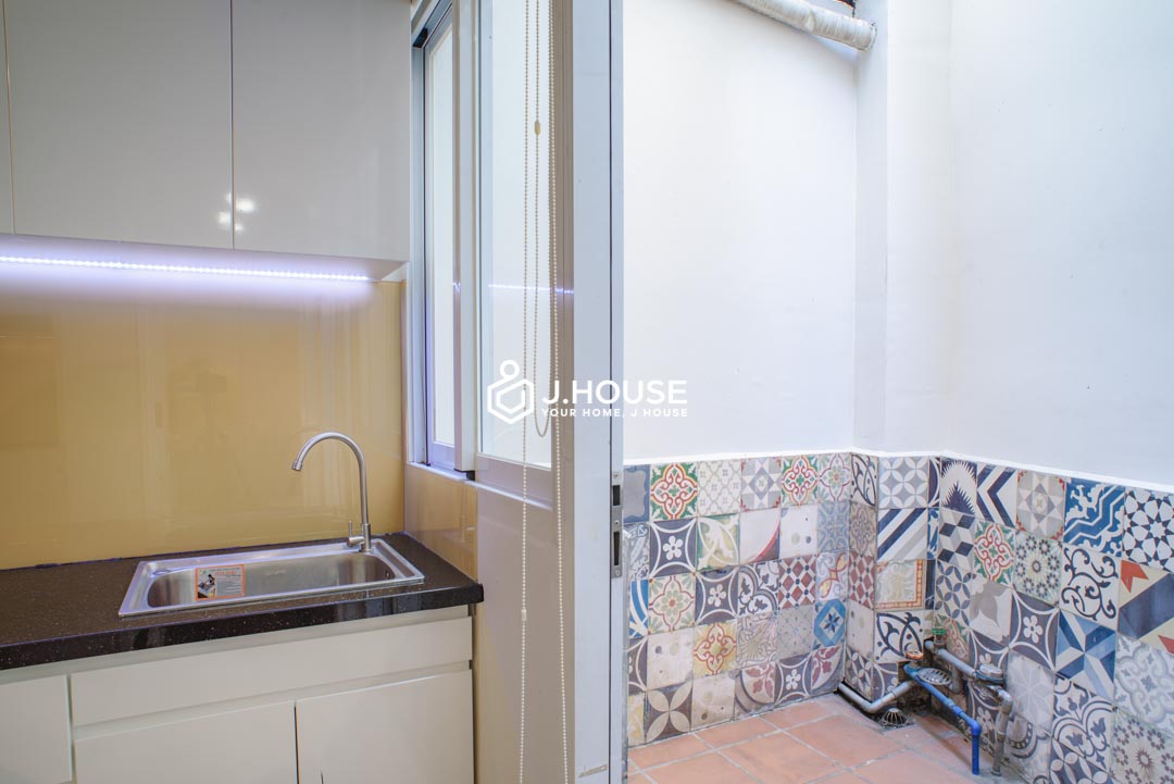 studio-apartment-for-rent-district-1-spring-garden-yard-a3-13 (2)