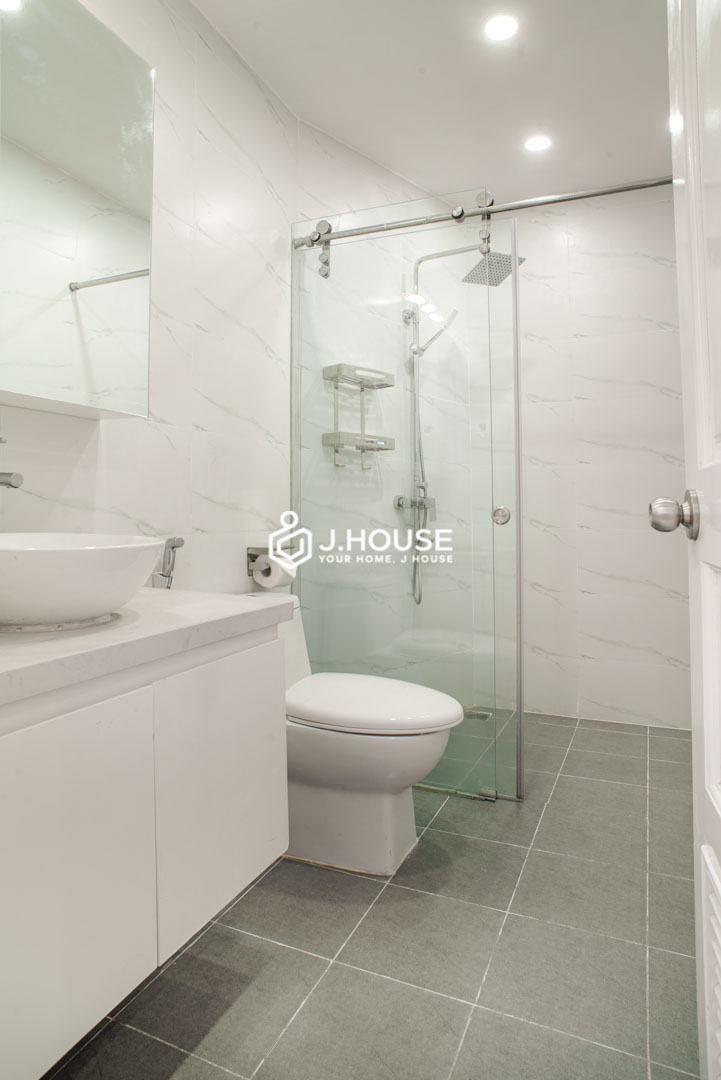 studio-apartment-for-rent-district-1-spring-garden-yard-a3-13