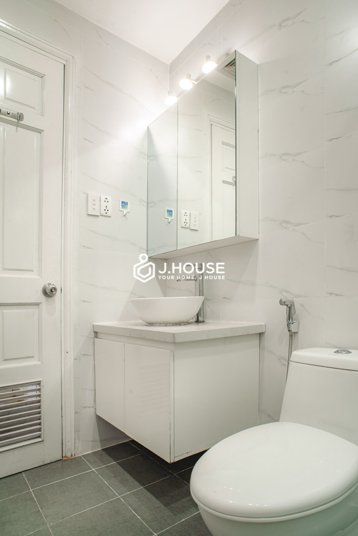 studio-apartment-for-rent-district-1-spring-garden-yard-a3-15