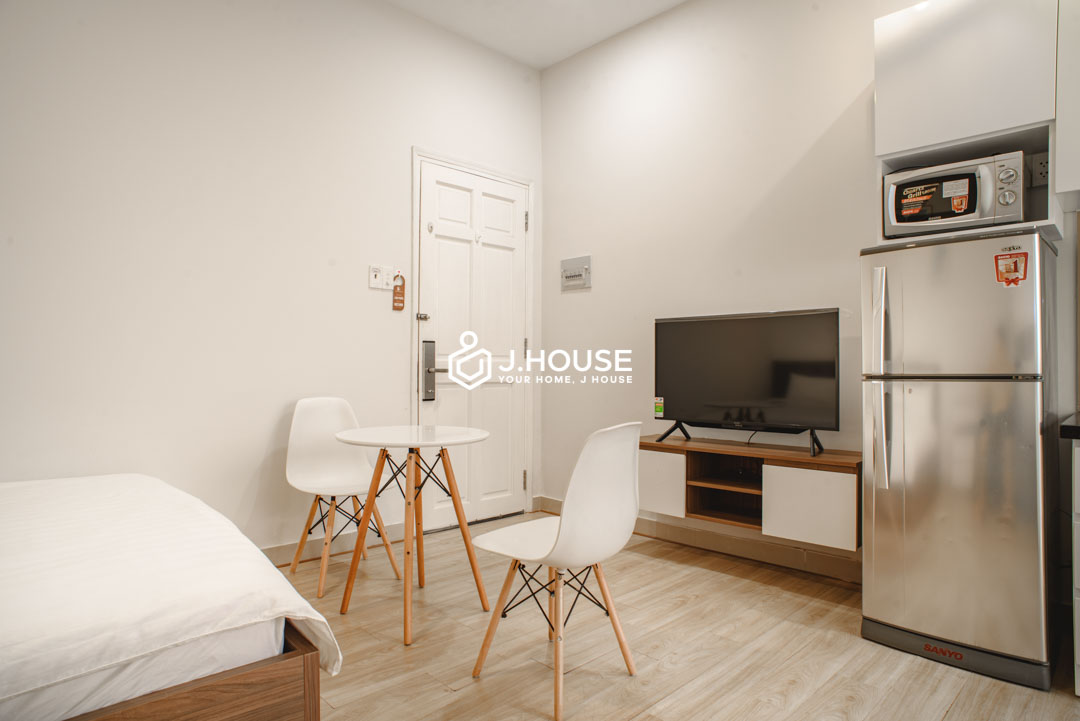 studio-apartment-for-rent-district-1-spring-garden-yard-a3-6